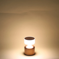 Lampa stolna gold+pvc M1696